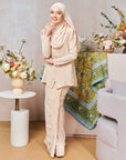 Daisy Petite Almond