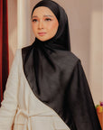 Hana Satin Shawl Black