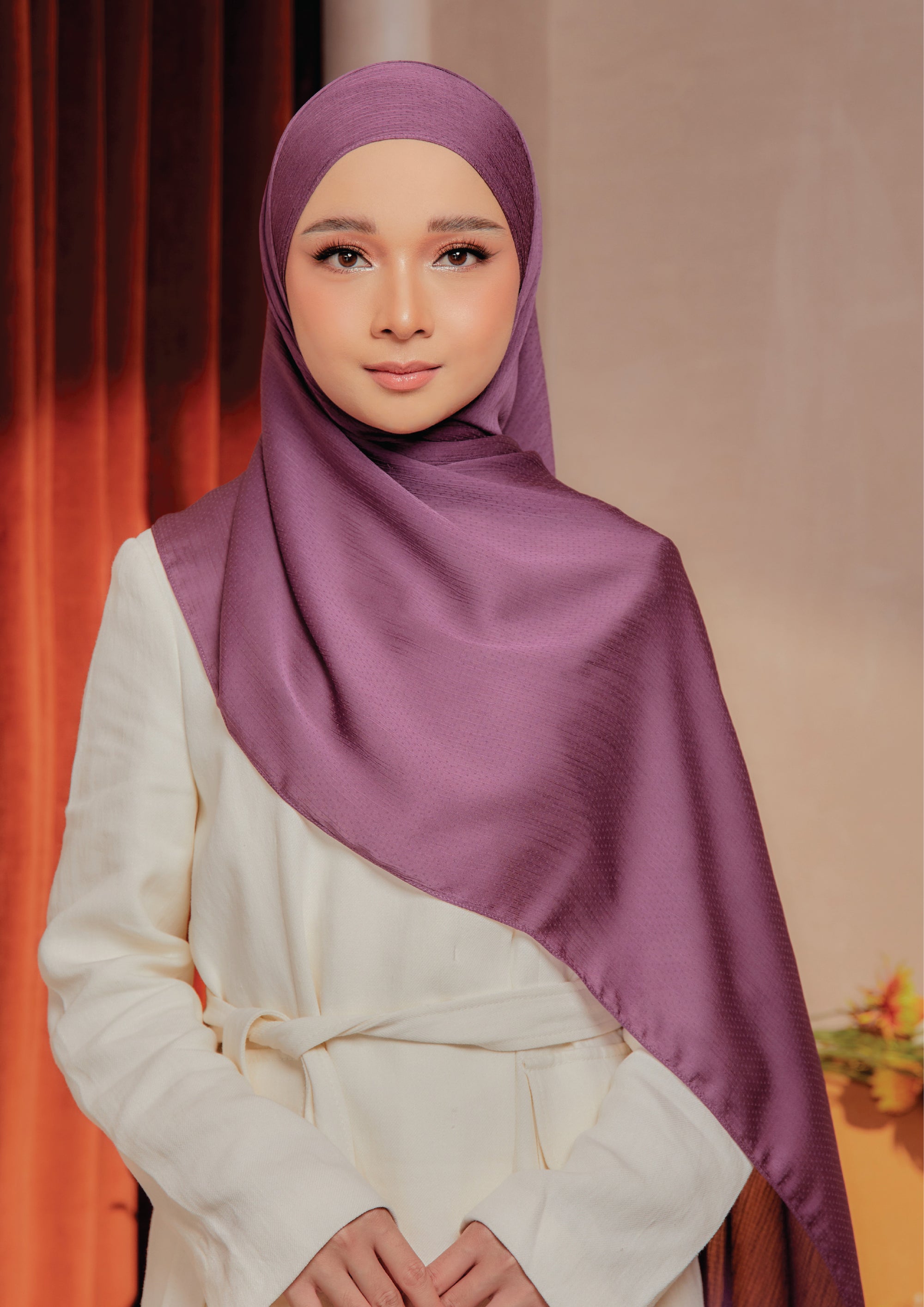 Hana Satin Shawl Boysen Berry