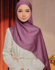 Hana Satin Shawl Boysen Berry