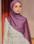 Hana Satin Shawl Boysen Berry