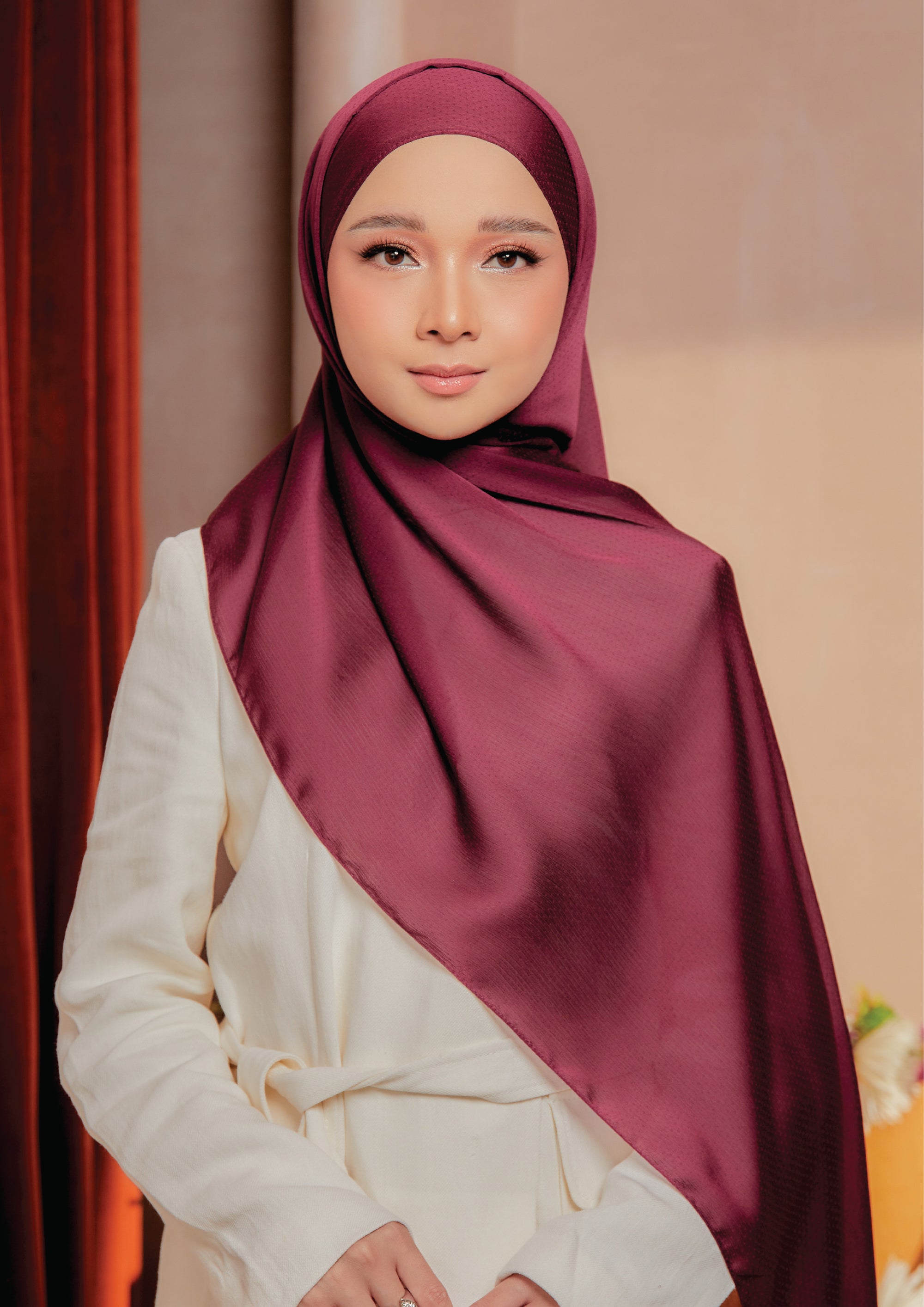 Hana Satin Shawl Plum