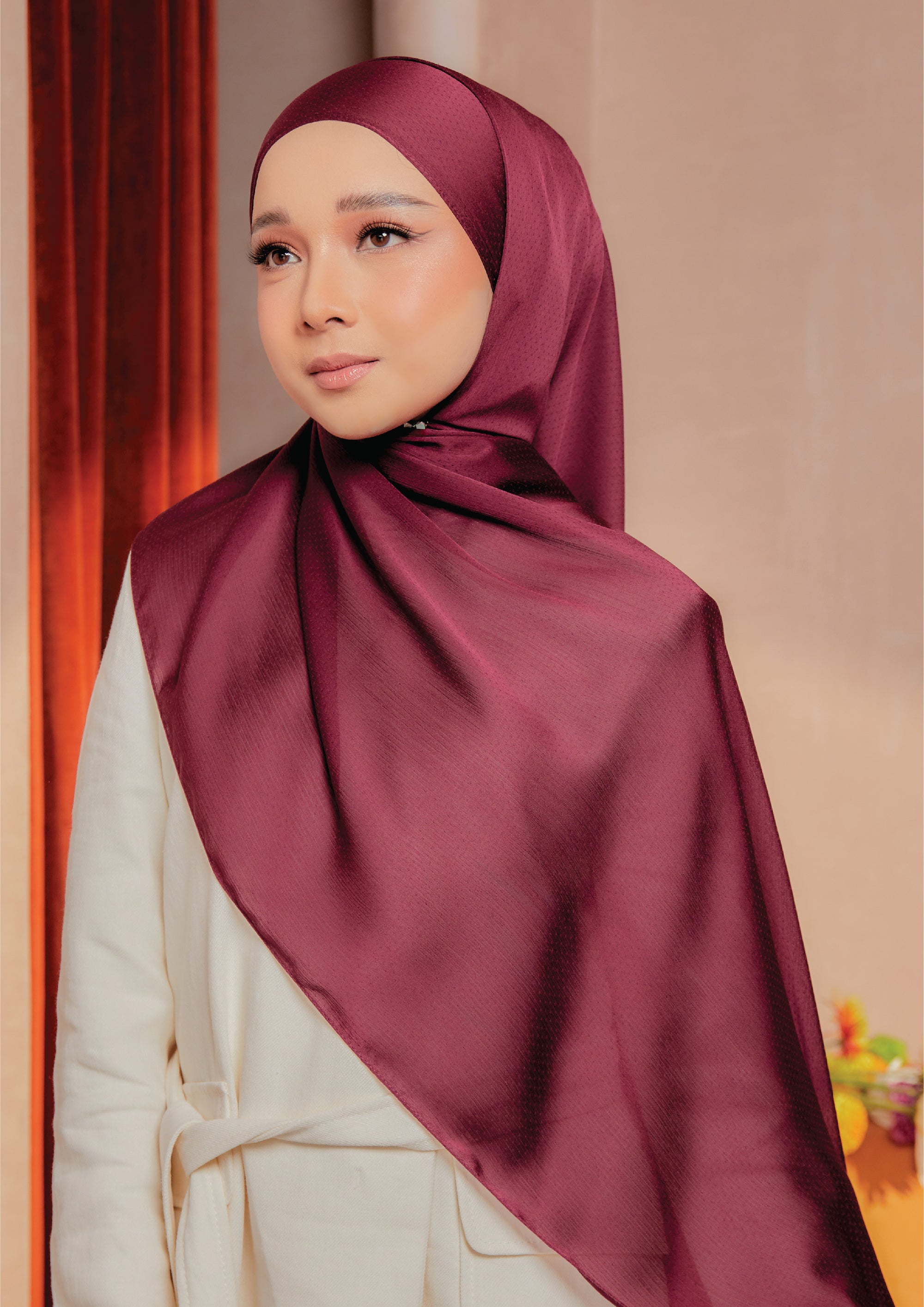 Hana Satin Shawl Plum