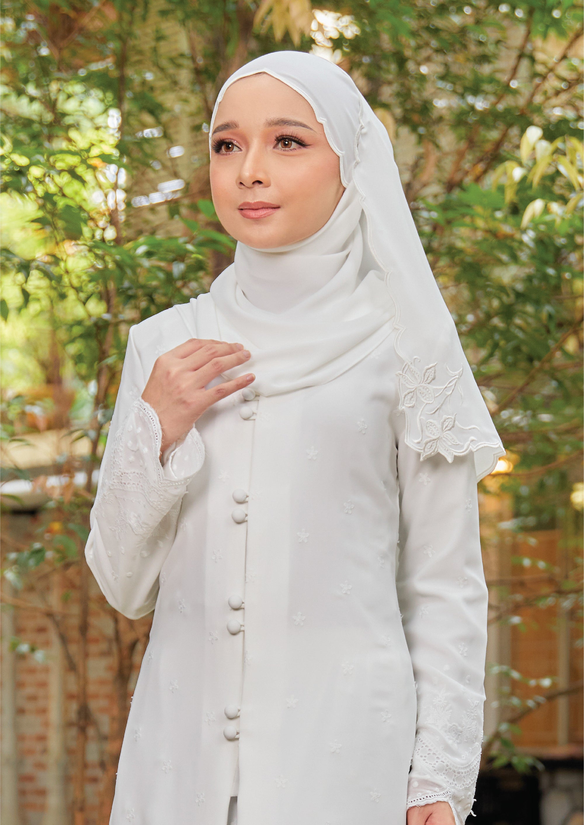 Sulaman Teja Off White