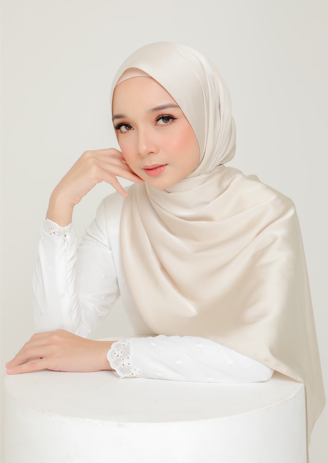 Royal Satin Shawl Ivory